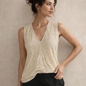Belstaff Genevieve Lace Top Parchment Small NWT Sleeveless V-Neck Floral